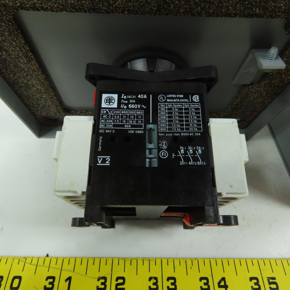 Schneider Square D 9421V2A30 40A 600VAC Motor Control Disconnect Switch