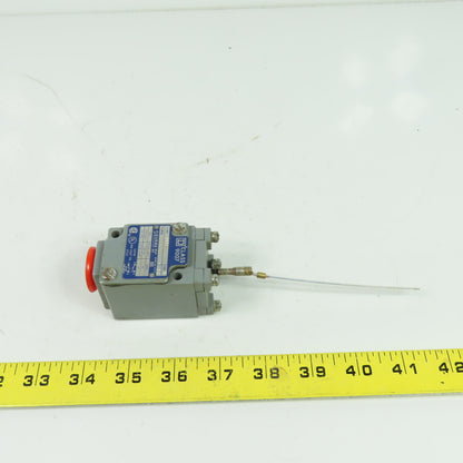 Square D B51L Ser B FJ 9007 Limit Switch 600VAC 10A