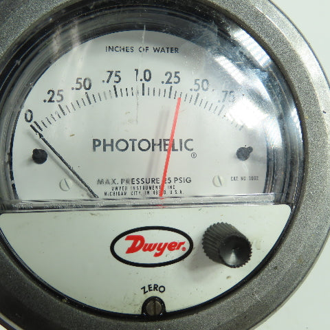 Dwyer Photohelic Gage 120VAC 0-2" Of Water 25PSI