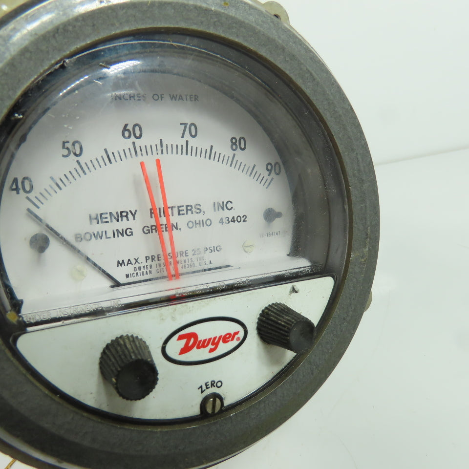 Dwyer Photohelic Gage 120VAC 40-90" Of Water 25PSI