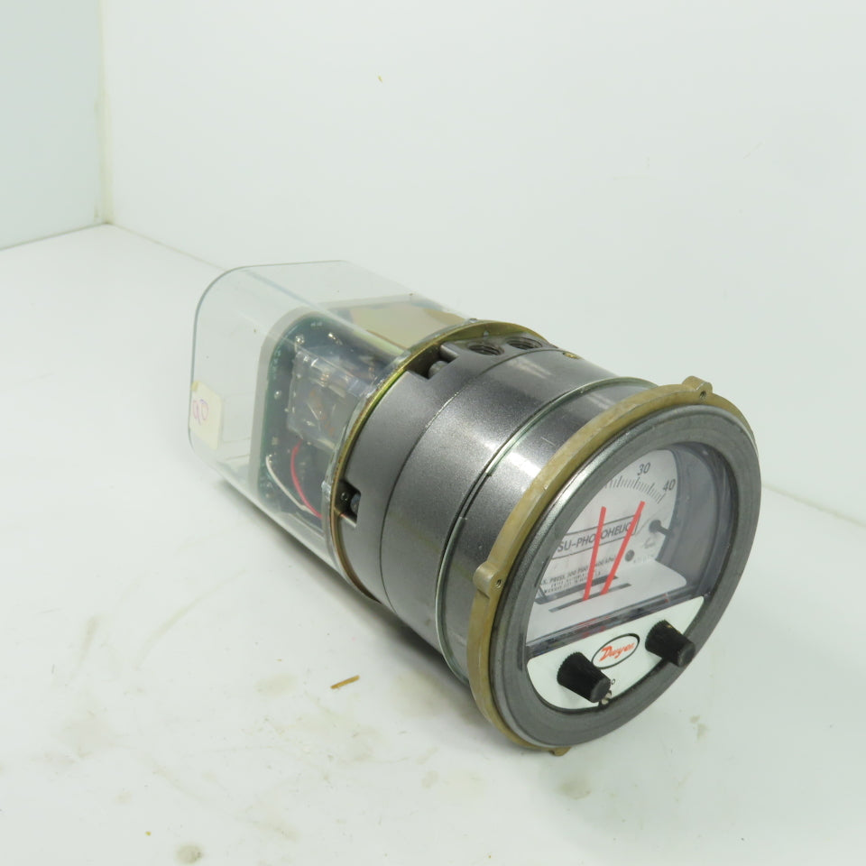 Dwyer Capsu-Photohelic Gage 120VAC 0-40 LBS Per Sq In 500PSI