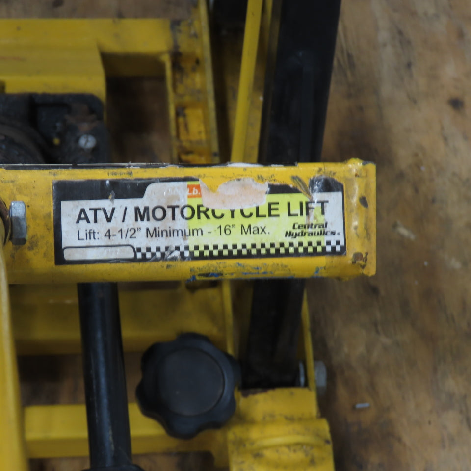 Central Hydraulics 1500LB Manual ATV/Motorcycle Lift 4-1/2"Min -16" Max Lift