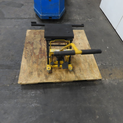 Central Hydraulics 1500LB Manual ATV/Motorcycle Lift 4-1/2"Min -16" Max Lift