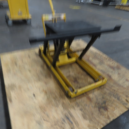 Central Hydraulics 1500LB Manual ATV/Motorcycle Lift 4-1/2"Min -16" Max Lift