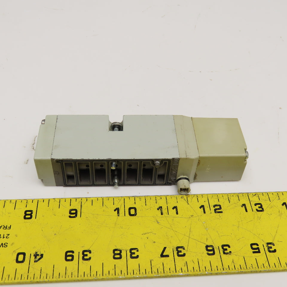Numatics 122BA4Z2MN00061 5/2 Position Pneumatic Direction Control Valve 24VDC