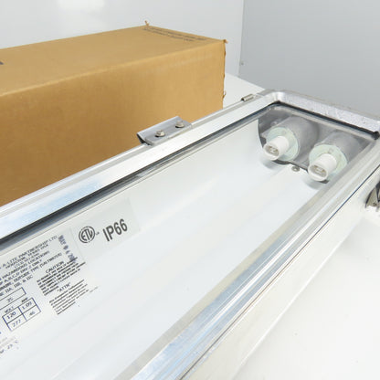 AZZ MAR28002U Hazardous Location Fluorescent Light Fixture 35W 120-277V 50/60Hz