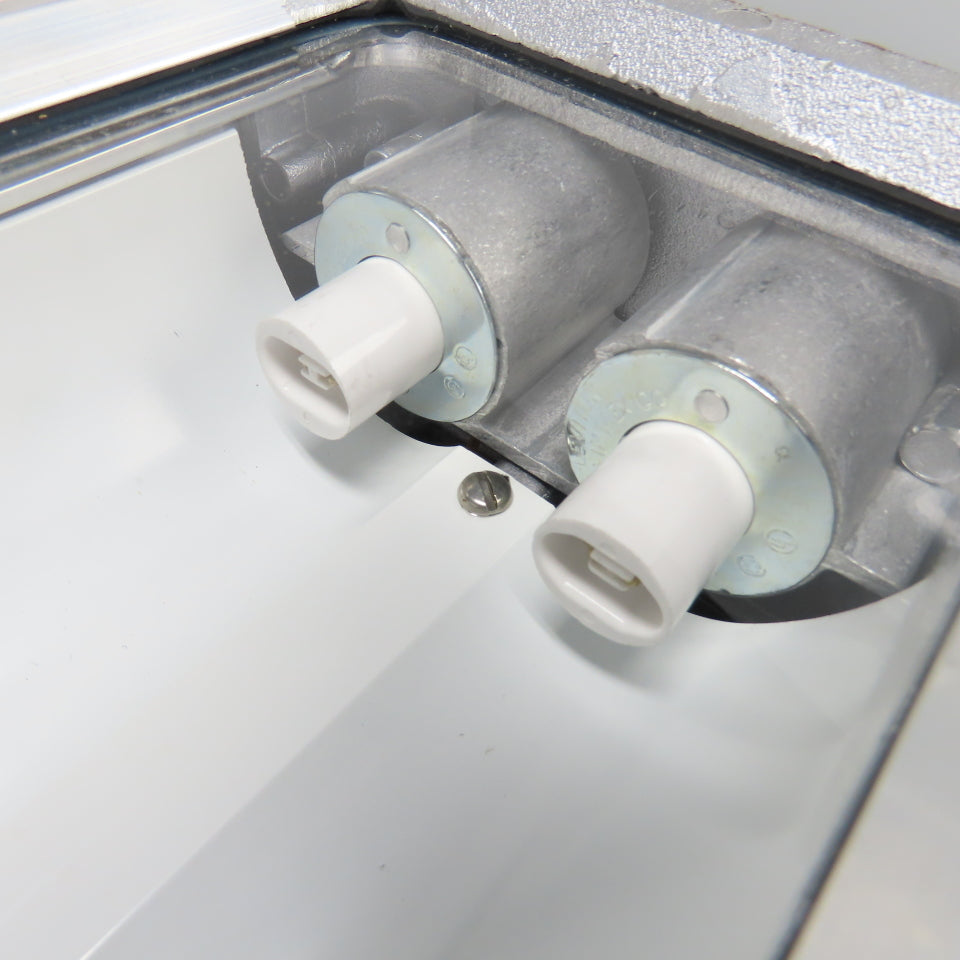 AZZ MAR28002U Hazardous Location Fluorescent Light Fixture 35W 120-277V 50/60Hz
