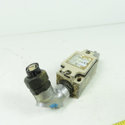 D4B-117 Limit Switch Roller Plunger 2A 400V