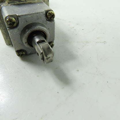 D4B-117 Limit Switch Roller Plunger 2A 400V