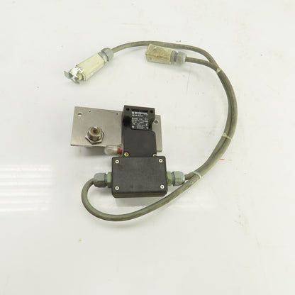 Schmersal AZ16-12ZVK Safety Interlock Switch 230V 4A (No Key) W/ Mounting Plate