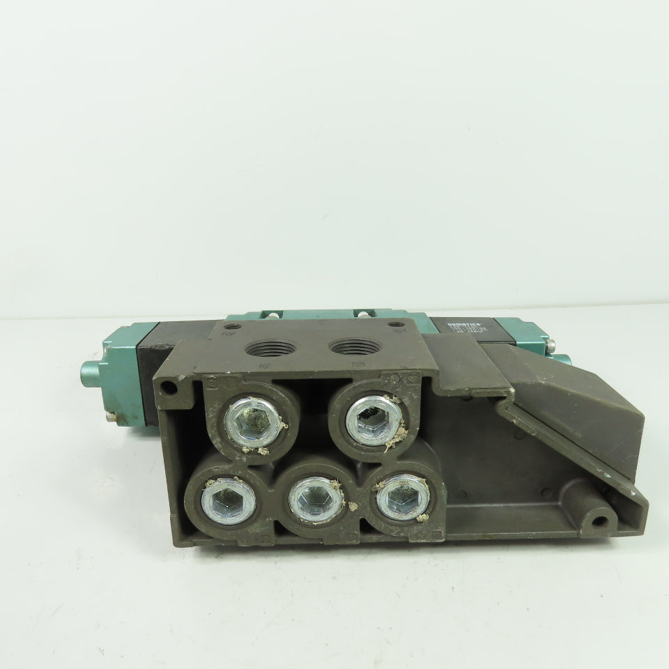 Numatics I34SS600K Pneumatic Solenoid Valve W/ Manifold 150PSI 120V .30A