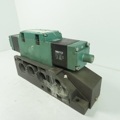 Numatics I35SS700K Pneumatic Solenoid Valve W/ Manifold 232PSI 120V .24A