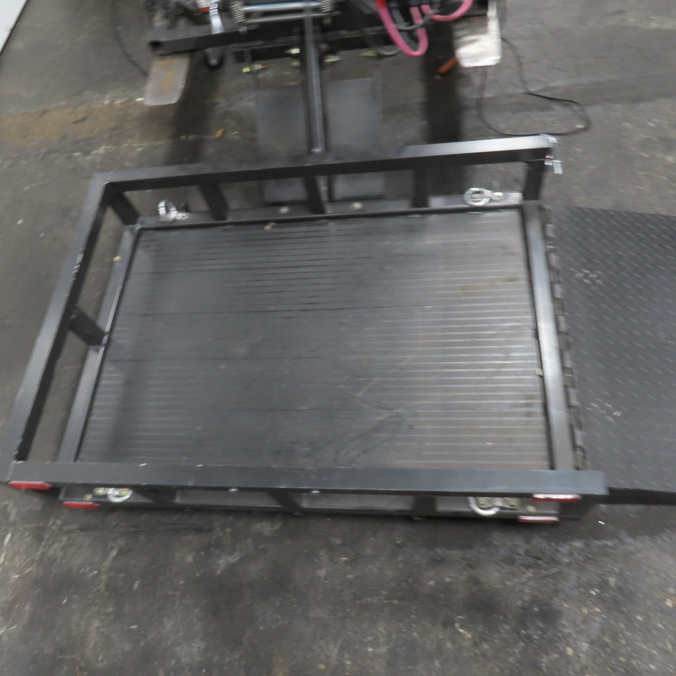 1200LB Capacity Winch Hitch Mount Wheelchair/Cart Ramp Lift 12V Remote Control