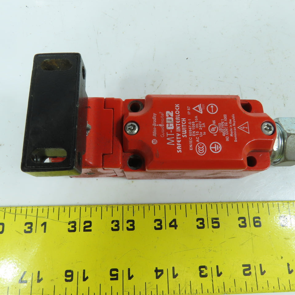 Allen Bradley 440K-MT55029 Ser C Safety Interlock Switch 10A 240V W/ Key