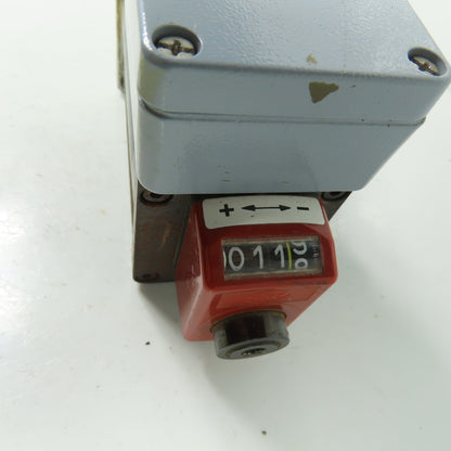 Siko D-79195 DA04-0507 Digit Position Indicator Counter W/ Electric Motor
