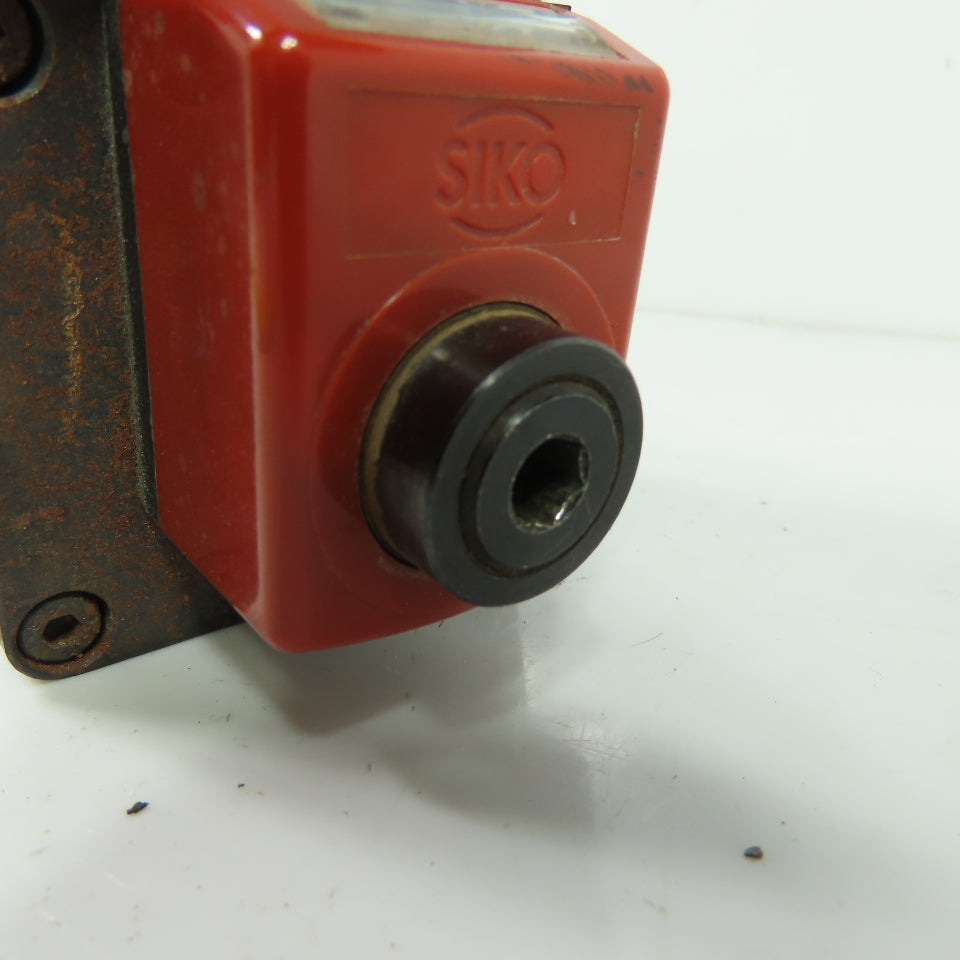 Siko D-79195 DA04-0507 Digit Position Indicator Counter W/ Electric Motor