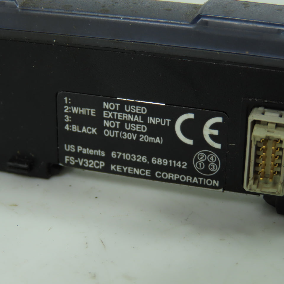 Keyence FS-V32CP Photoelectric Fiber Optic Amplifier 4-Pin 12-24VDC 100mA
