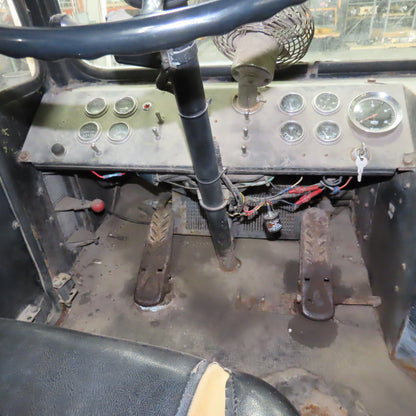 Capacity TJ4000D V8 LP Gas Trailer Jockey Yard Dog Spotter Truck 1984 AS/IS