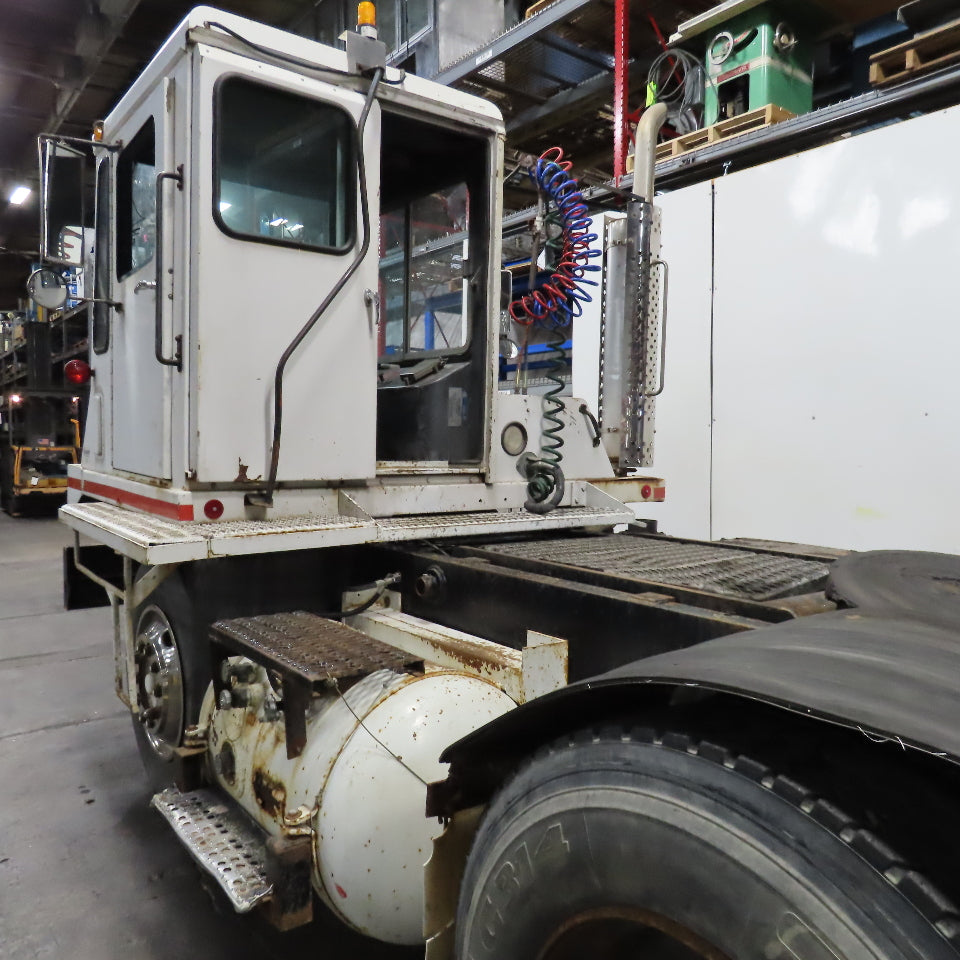 Capacity TJ4000D V8 LP Gas Trailer Jockey Yard Dog Spotter Truck 1984 AS/IS