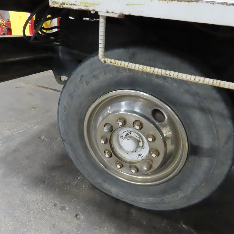 Capacity TJ4000D V8 LP Gas Trailer Jockey Yard Dog Spotter Truck 1984 AS/IS