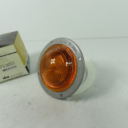 Dominion Automotive 71-3015 Saf-T-Ray Amber Clearance Light Assembly