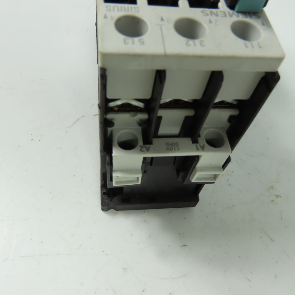 Siemens 3RT1024-1A Contactor 600VAC 40A 110V Coil W/ RU1126-1CB0 2.5A Relay