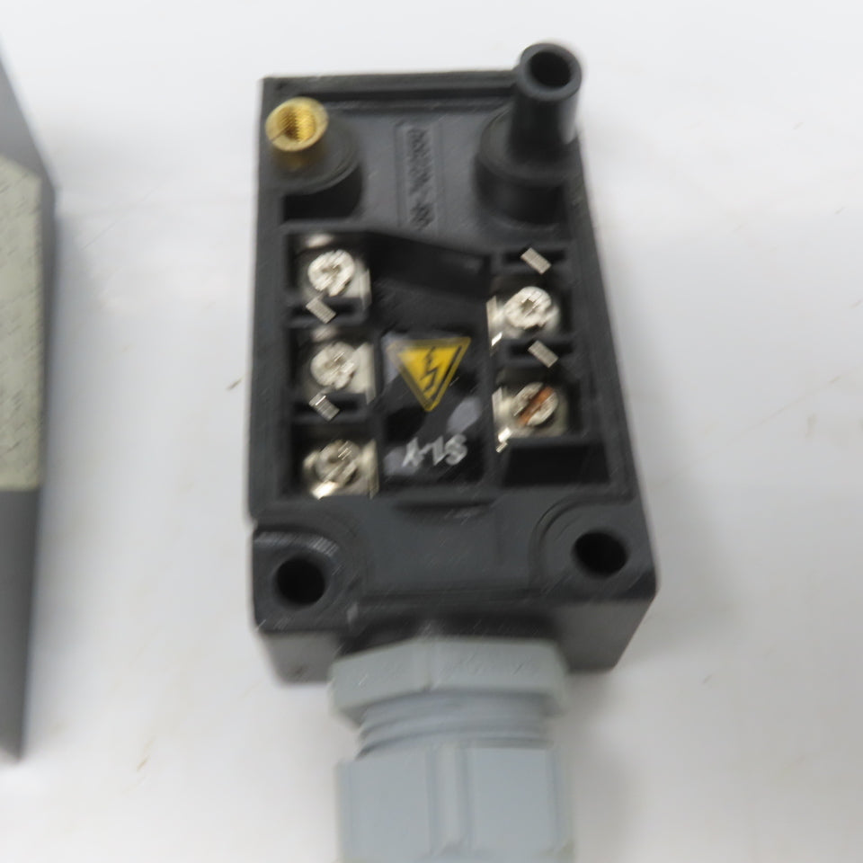 Escort Memory RS427-20 Read Only Interface Controller Block W/Base