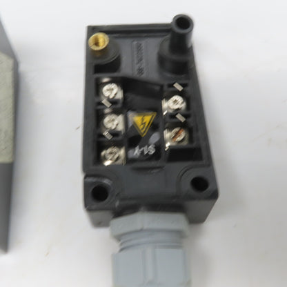 Escort Memory RS427-20 Read Only Interface Controller Block W/Base