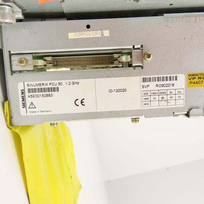 Siemens 6FC5203-0AF03-0AA0 Operator Panel + 6FC5210-0DF00-2AA0 PCU 50 WinXP Pro