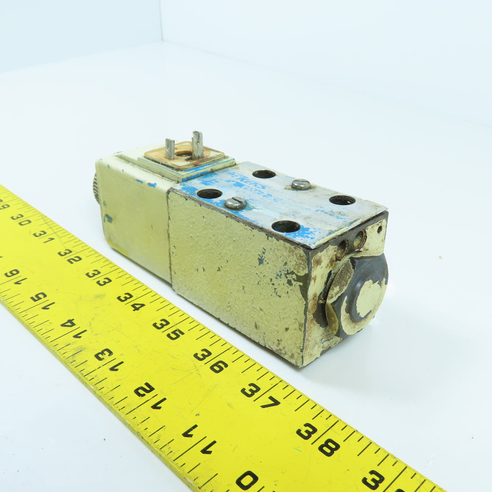 Vickers DG4V-3-7A-M-U-H7-60 4/2 Position Hydraulic Directional Control Valve