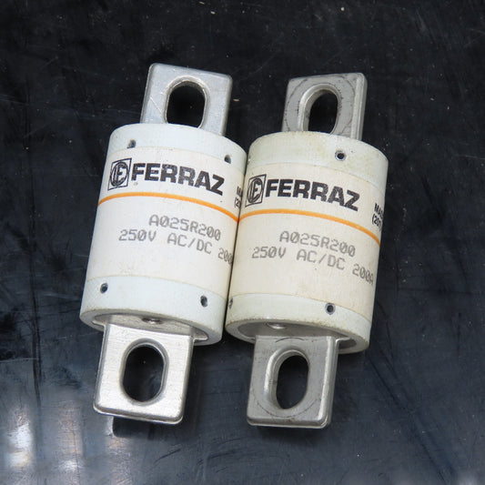 Ferraz A025R200 250V AC/DC 200A Fuse Lot Of 2