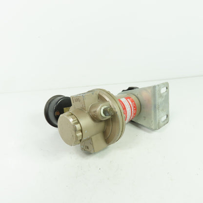 Schrader 3563-2000 Pneumatic Regulator 125PSI 3/8" NPT Gage Broken
