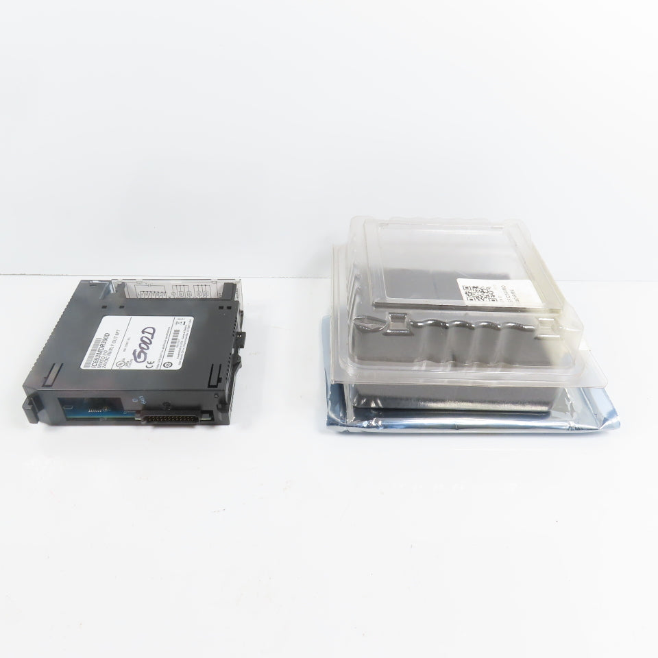 GE Fanuc IC693MDR390D 8 Point 24VDC Mixed I/O Relay Module (Very Clean)