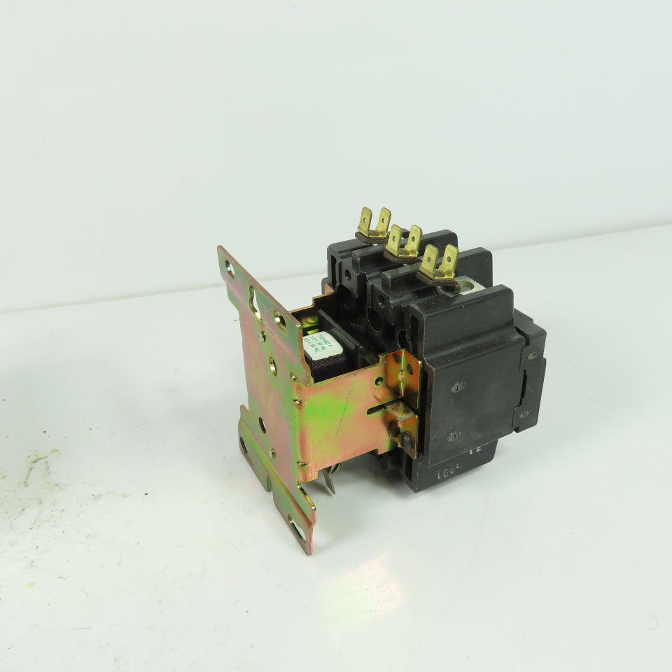Furnas 42DE35AFD7 3-Pole Magnetic Contactor 600V 15Hp 50/60Hz 120V Coil
