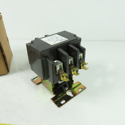 Furnas 42DE35AFD7 3-Pole Magnetic Contactor 600V 15Hp 50/60Hz 120V Coil