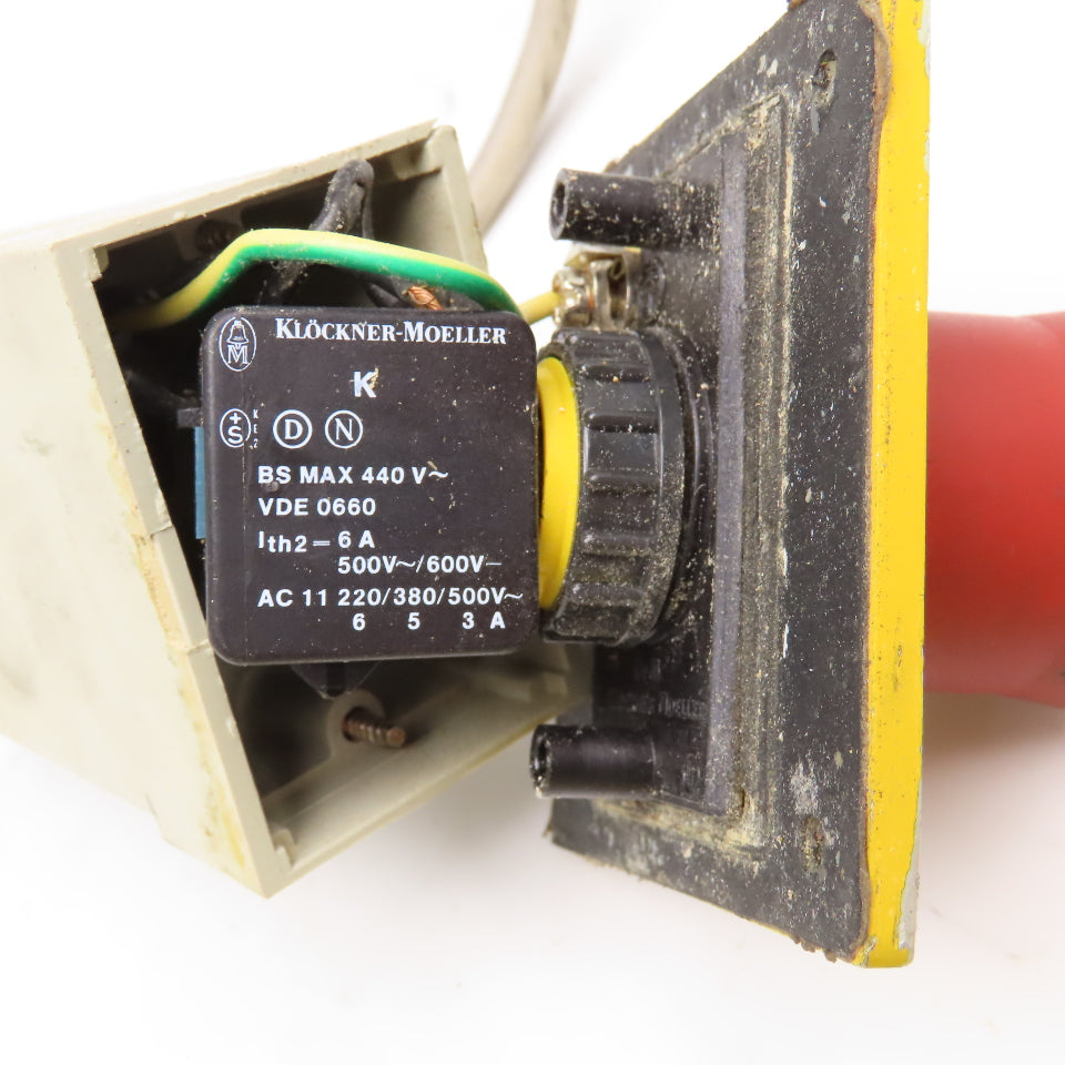 Klockner Moeller 600V Push Pull Release Emergency Stop Switch