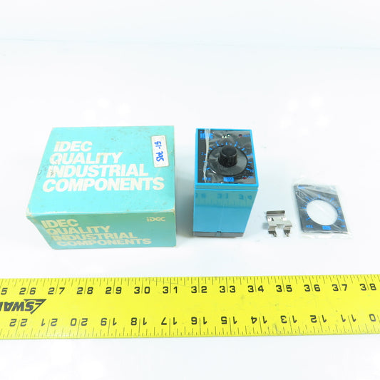 Idec RTE-BS2 Time Delay Relay 120VAC 10A 50/60HZ NEW