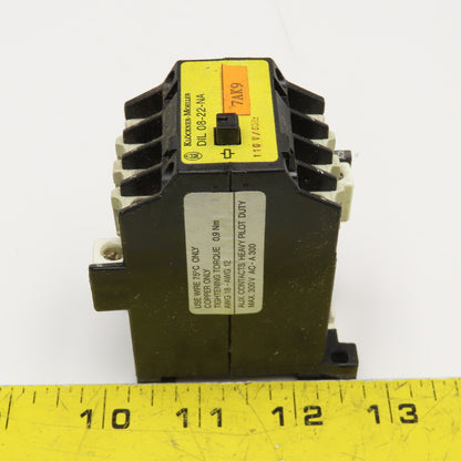 Klockner Moeller DIL 08-22-NA 300VAC 10A Max Contactor 110V 60Hz Coil