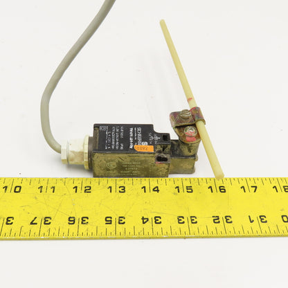 Schmersal TV10H 231-20Y 600V Limit Switch