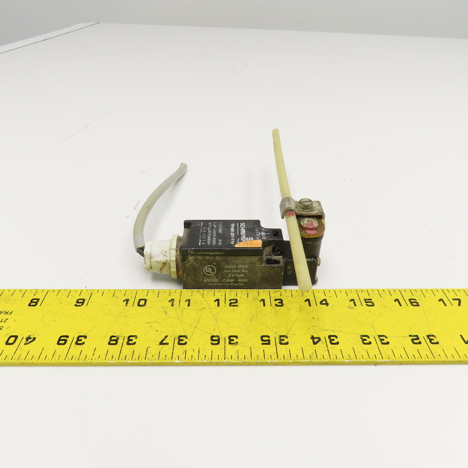 Schmersal TV10H 231-11Y 600V Cam Roller Limit Switch