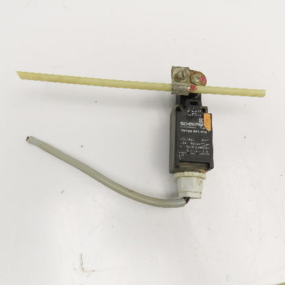 Schmersal TV10H 231-11Y 600V Cam Roller Limit Switch