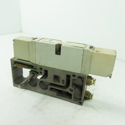 Numatics 122BB6Z2MN00061 Pneumatic Solenoid Valve 150PSI 24VDC Coil