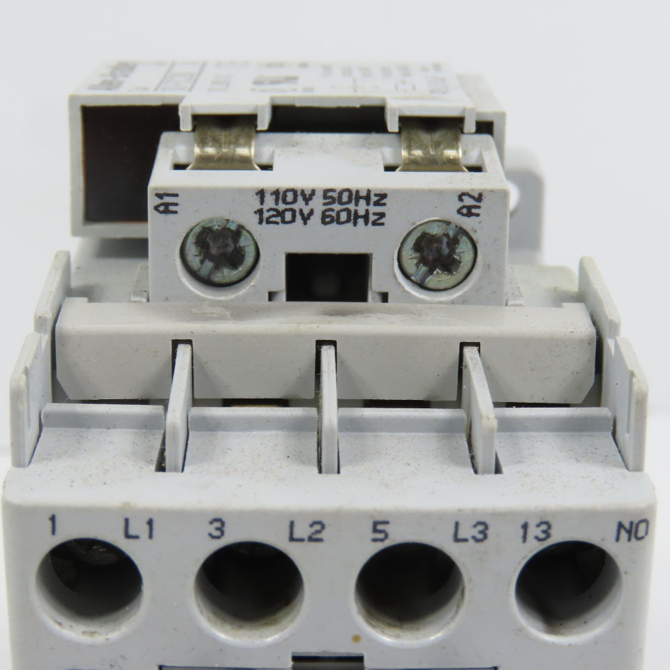 Allen Bradley 100-C09*10 Ser A C09 Contactor 600VAC Max W/ 120V 50/60HZ Coil