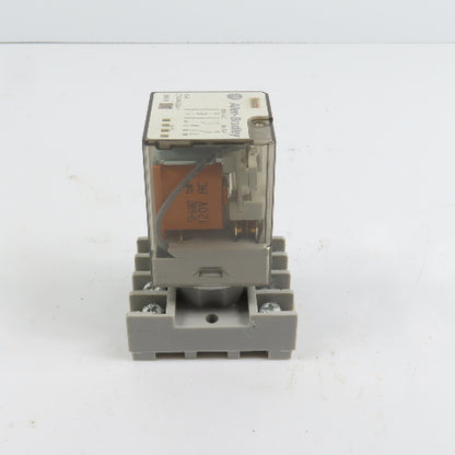 Allen Bradley 700-HA32A1 General Purpose Tube Base Relay 120VAC Coil W/ Base