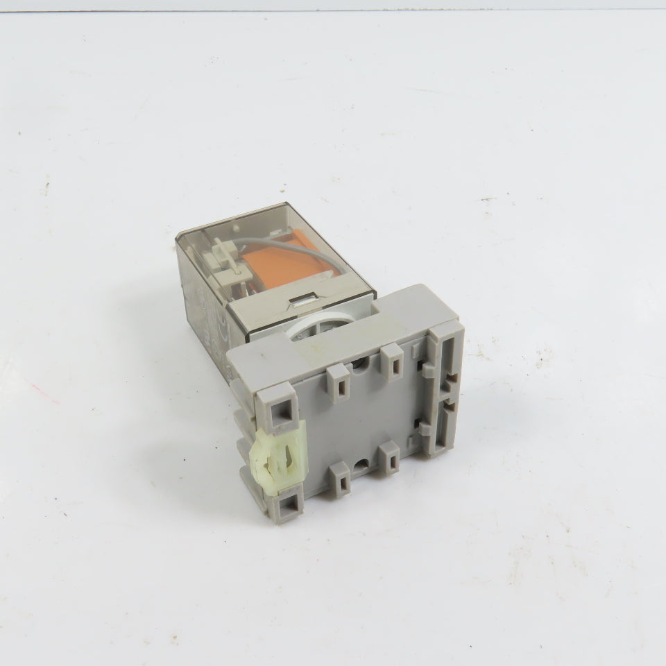 Allen Bradley 700-HA32A1 General Purpose Tube Base Relay 120VAC Coil W/ Base