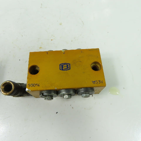 2 Way & 4 Way Lubrication Metering Manifold Lot Of 2