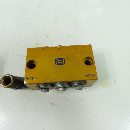 2 Way & 4 Way Lubrication Metering Manifold Lot Of 2