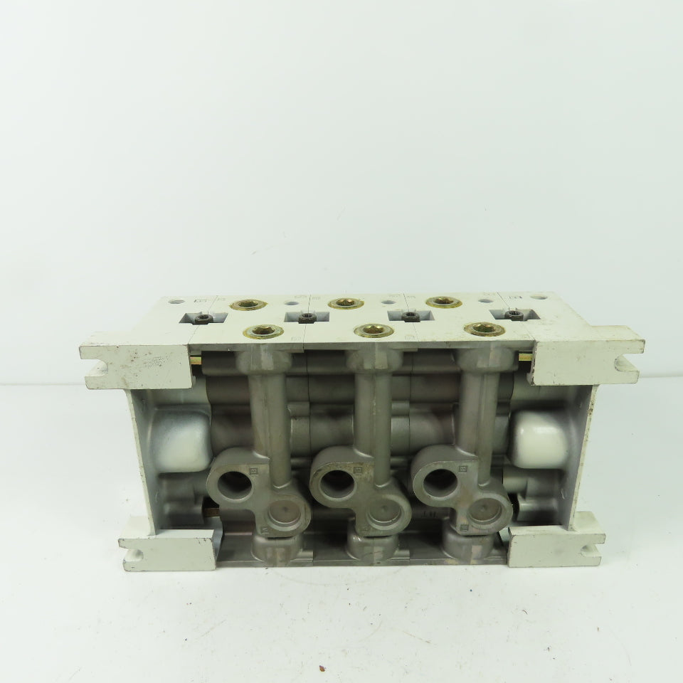 SMC VV723-04R-06D-CD-XS29 Pneumatic Valve Manifold Base