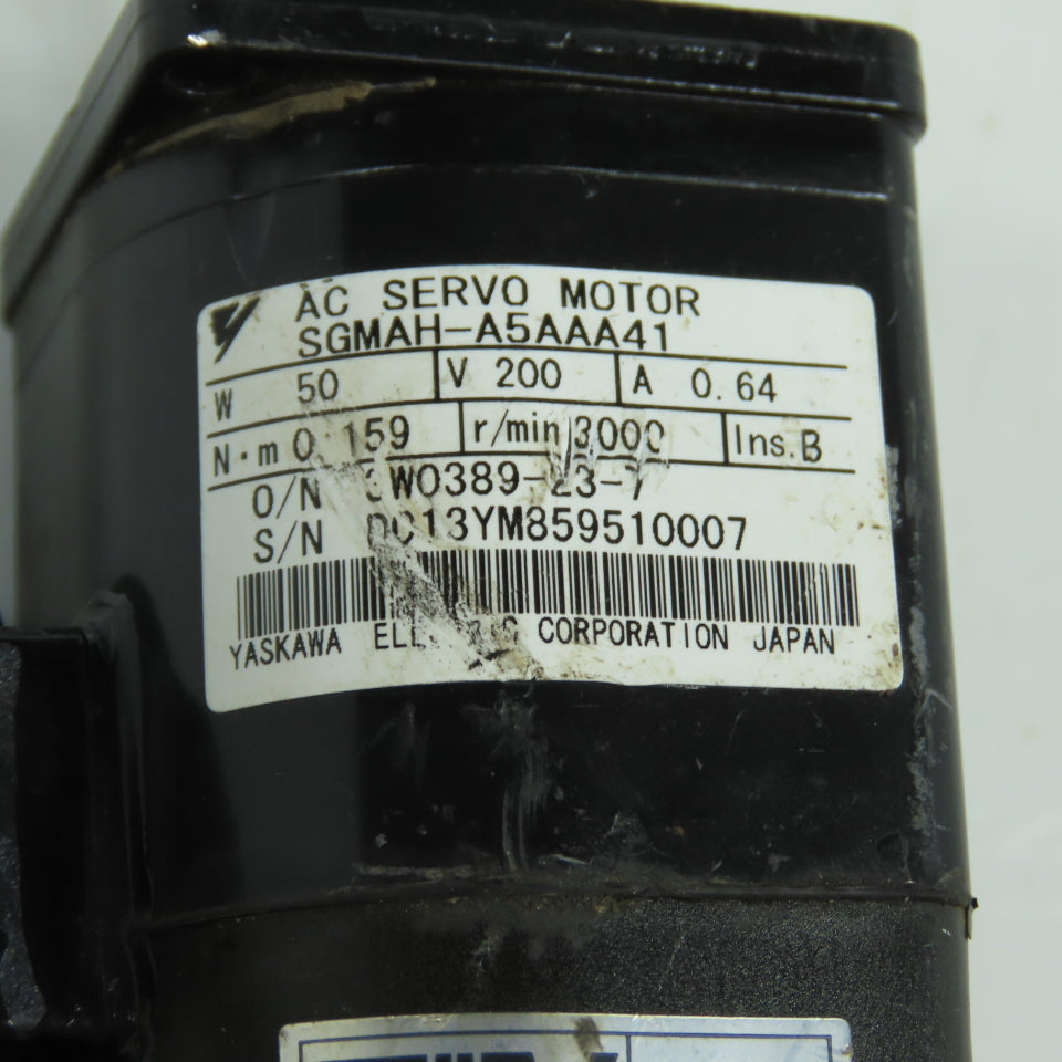 Yaskawa SGMAH-A5AAA41 AC Servo Motor 50W 200V 0.64A 3000RPM 6mm Shaft