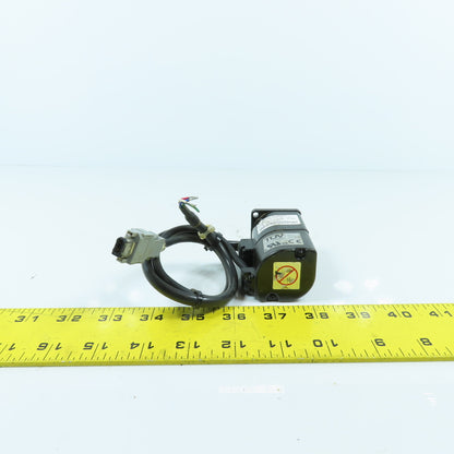 Yaskawa SGMAH-A5AAA41 AC Servo Motor 50W 200V 0.64A 3000RPM 6mm Shaft